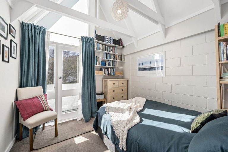 Photo of property in 9/354 Muritai Road, Eastbourne, Lower Hutt, 5013