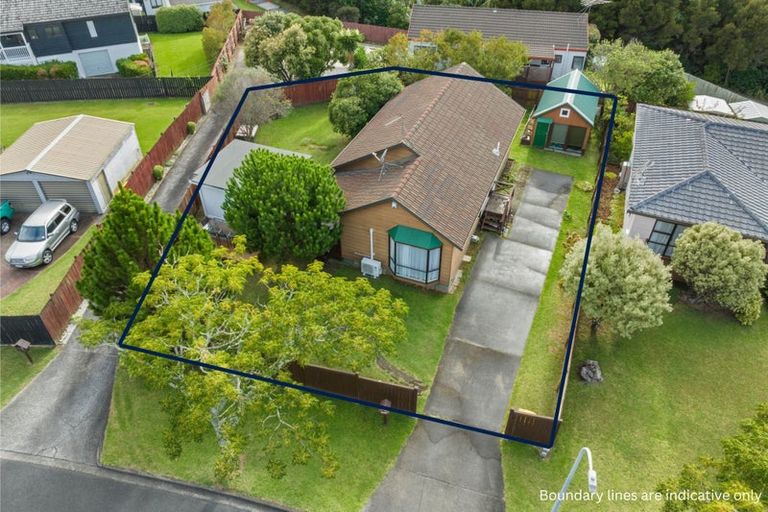 Photo of property in 6 Coubray Place, Botany Downs, Auckland, 2010