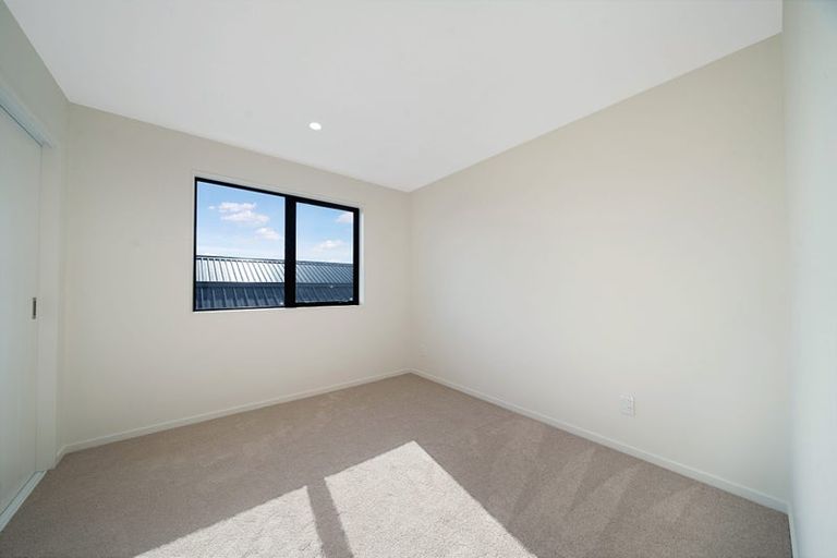 Photo of property in 52 Horokaka Street, Massey, 0614