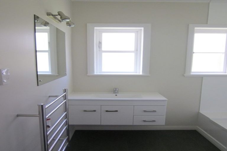 Photo of property in 2 Saint James Avenue, Boulcott, Lower Hutt, 5011