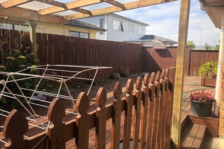 Photo of property in 13 Bushpark Place, Flat Bush, Auckland, 2016