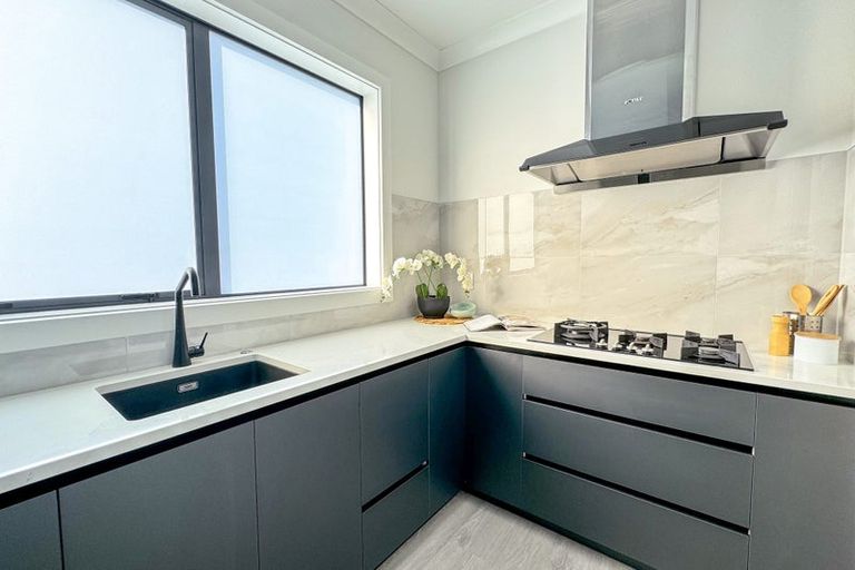 Photo of property in 142 Amesbury Drive, Churton Park, Wellington, 6037