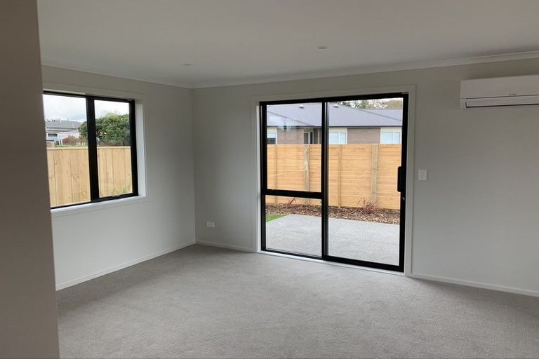 Photo of property in 2 Tarata Grove, Lansdowne, Masterton, 5810