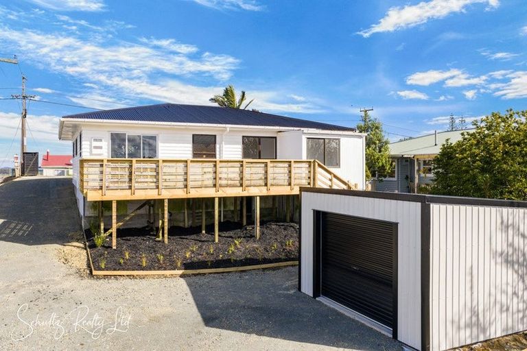 Photo of property in 109 Hurndall Street East, Maungaturoto, 0520