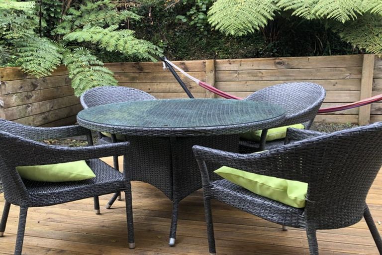 Photo of property in 4 Huntingdon Street, Northland, Wellington, 6012