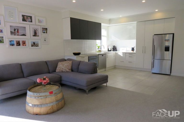 Photo of property in 4/2 Warrant Officer Lane, Hobsonville, Auckland, 0616