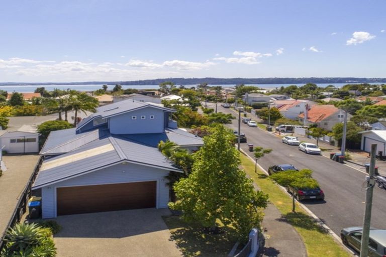 Photo of property in 11 Sunny Brae Crescent, Westmere, Auckland, 1022