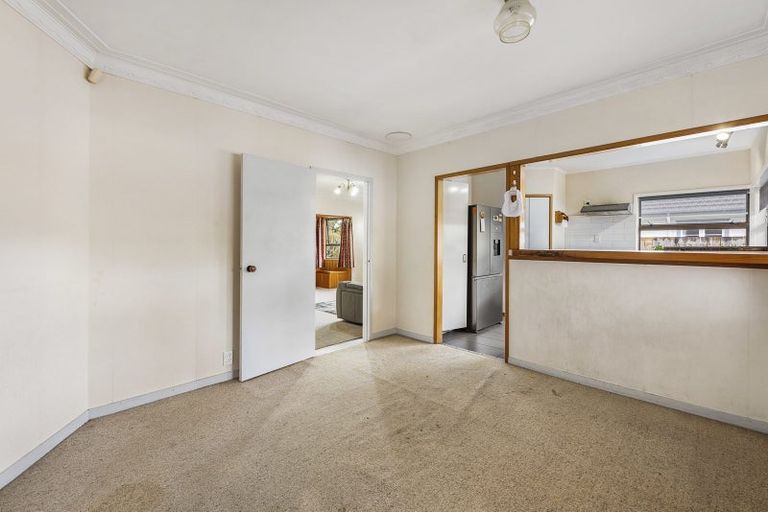 Photo of property in 16 Willis Road, Papakura, 2110
