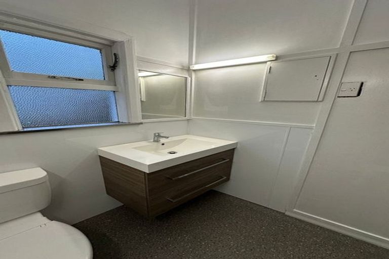 Photo of property in 2 Moorefield Road, Johnsonville, Wellington, 6037