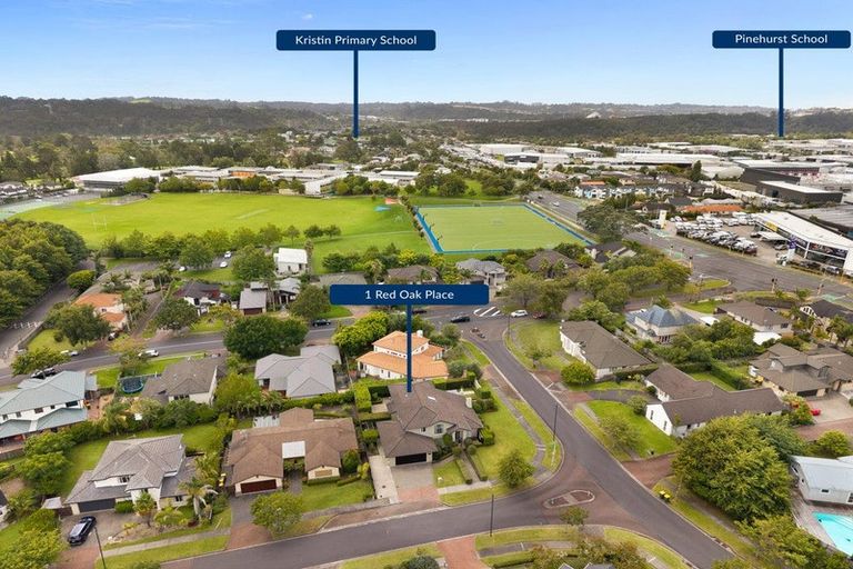 Photo of property in 1 Red Oak Place, Schnapper Rock, Auckland, 0632