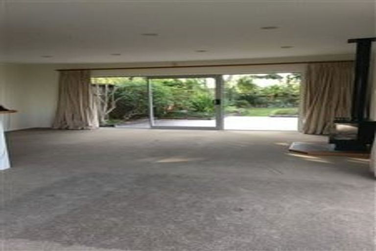Photo of property in 10 Thelma Crescent, Torbay, Auckland, 0630