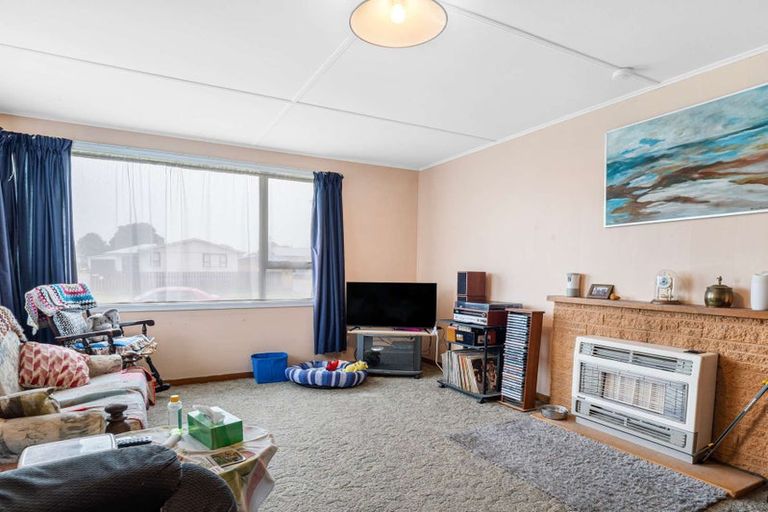 Photo of property in 14 Tainui Street, Castlecliff, Whanganui, 4501