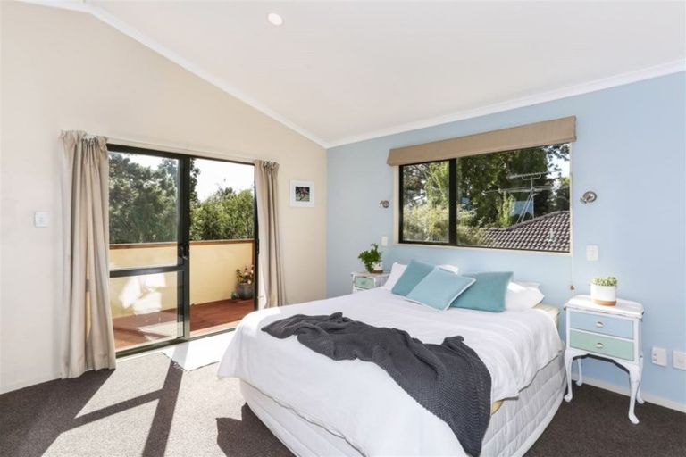 Photo of property in 13 Delphi Grove, Tuakau, 2121