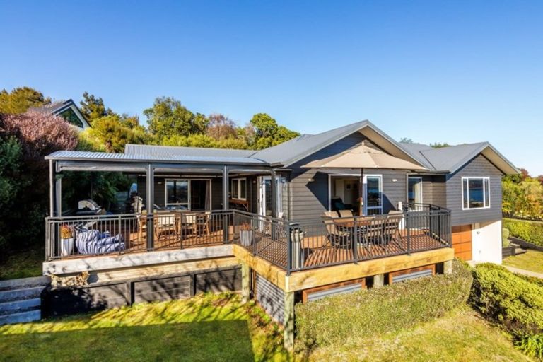 Photo of property in 20 Botanical Heights Drive, Waipahihi, Taupo, 3330