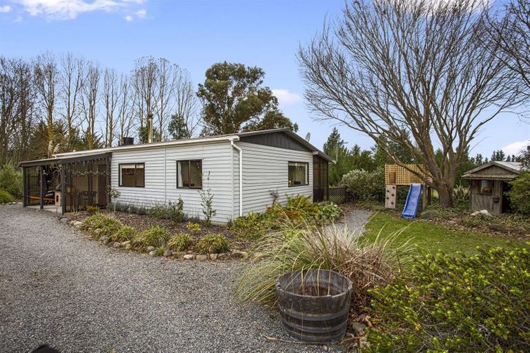Photo of property in 14 Station Road, Loburn, Rangiora, 7472