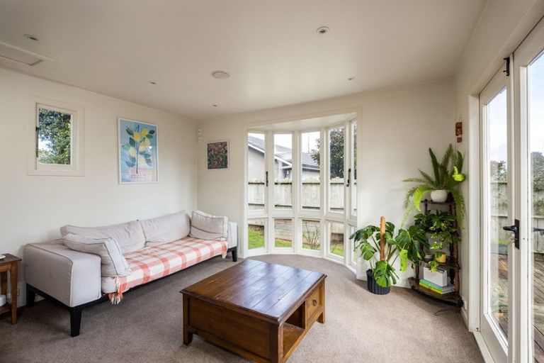 Photo of property in 180 Brooklands Road, Vogeltown, New Plymouth, 4310