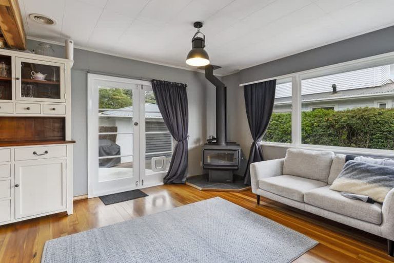 Photo of property in 9 Erin Street, Hokowhitu, Palmerston North, 4410