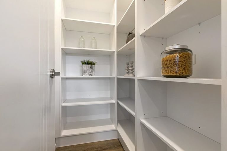 Photo of property in 2 Paparahi Place, Wainui, Silverdale, 0992