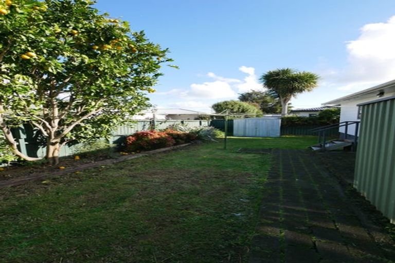 Photo of property in 2/52 Youngs Road, Papakura, 2110