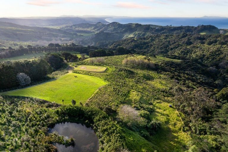 Photo of property in 140e Rodney Road, Whangateau, 0985