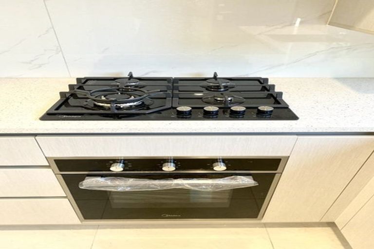 Photo of property in 8/36 Santiago Crescent, Unsworth Heights, Auckland, 0632