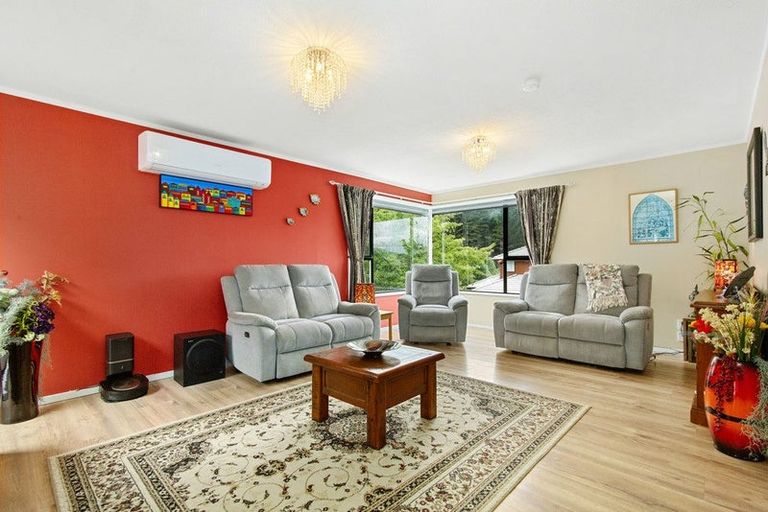 Photo of property in 52 Peterhouse Street, Tawa, Wellington, 5028