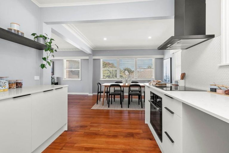 Photo of property in 132a Coronation Road, Mangere Bridge, Auckland, 2022