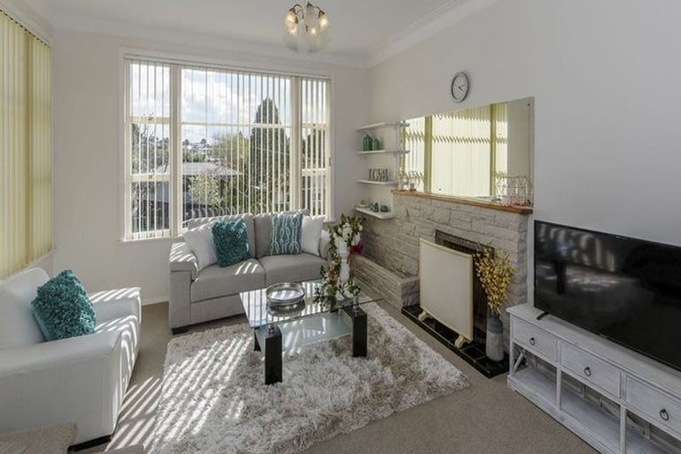 Photo of property in 19 Blease Street, New Lynn, Auckland, 0600