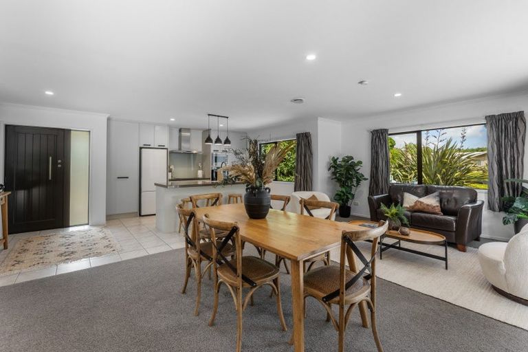 Photo of property in 7c Puka Place, Inglewood, 4330