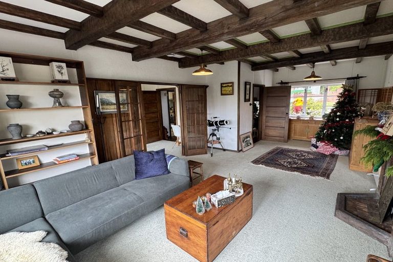 Photo of property in 2 Homewood Crescent, Karori, Wellington, 6012