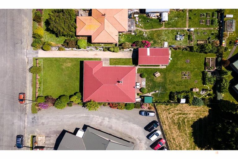 Photo of property in 3 Price Street, Waimate, 7924