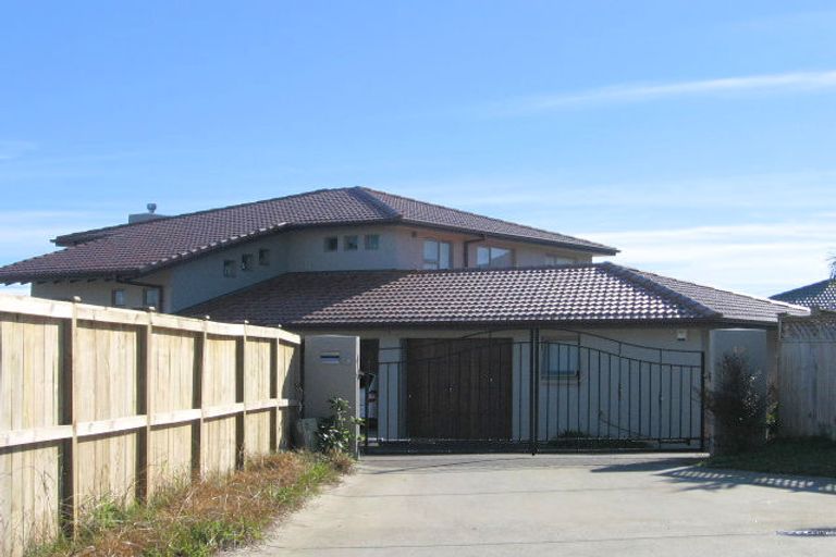 Photo of property in 12 Bejoy Rise, East Tamaki Heights, Auckland, 2016