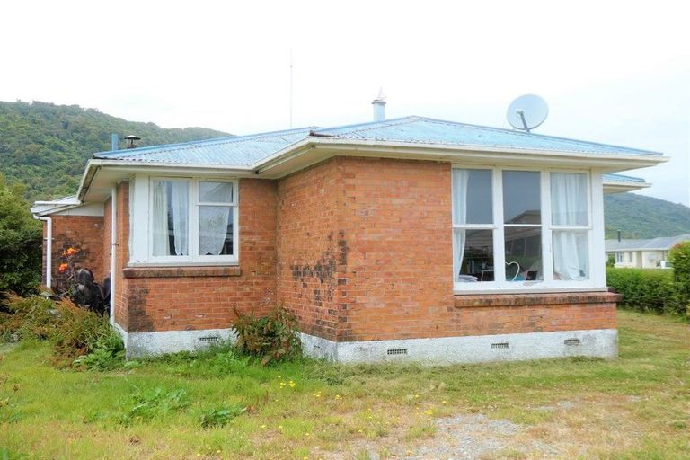 Photo of property in 11 Barkley Place, Cobden, Greymouth, 7802