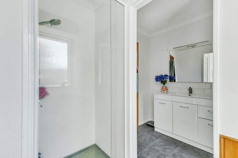 Photo of property in 10 Tawari Street, Inglewood, 4330