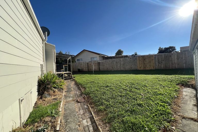 Photo of property in 2 West Harbour Drive, West Harbour, Auckland, 0618