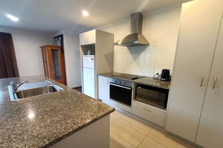 Photo of property in 10 Mcgowan Rise, Tuakau, 2121