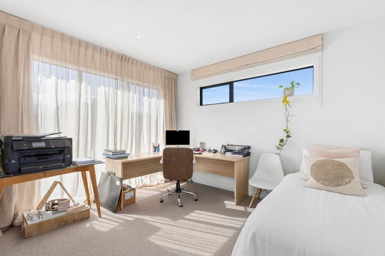 Photo of property in 2 Tomtit Crescent, Lake Hawea, Wanaka, 9382