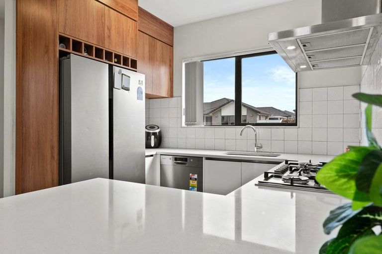 Photo of property in 35 Sapwood Crescent, Takanini, 2110