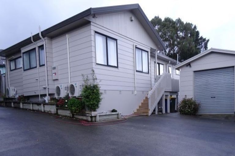 Photo of property in 19 Faram Place, Massey, Auckland, 0614