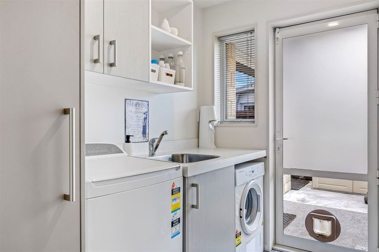 Photo of property in 17 Riverwood Boulevard, Redwood, Christchurch, 8051