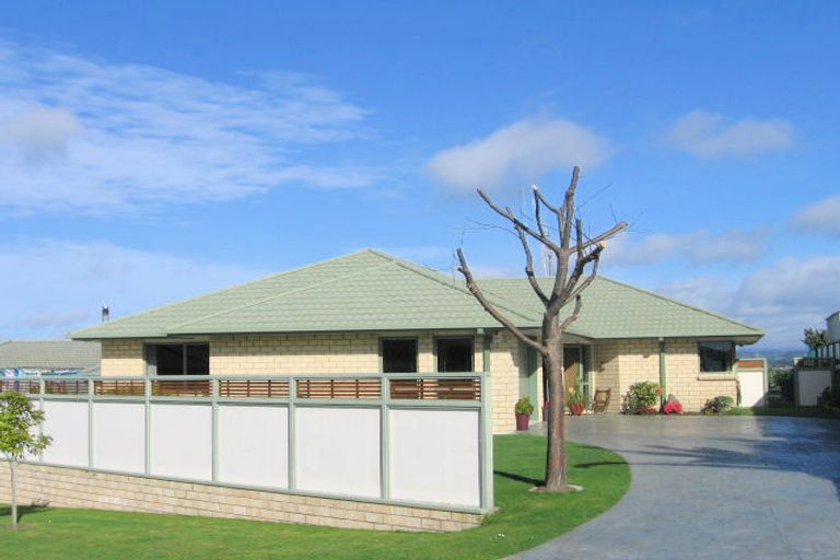 Photo of property in 64 Stephens Place, Hairini, Tauranga, 3112