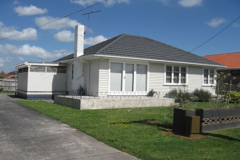 Photo of property in 2/11 Mangarata Avenue, Papatoetoe, Auckland, 2025