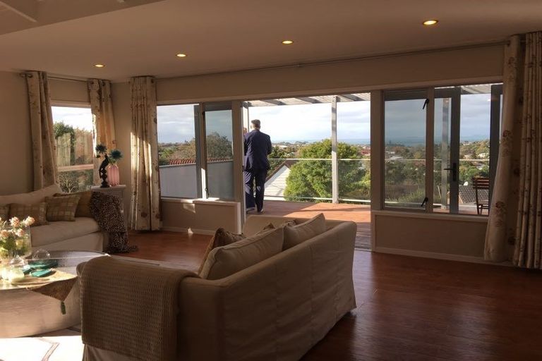 Photo of property in 152 Weatherly Road, Torbay, Auckland, 0630