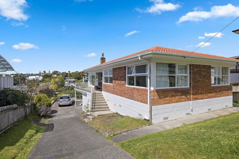 Photo of property in 14 Hythe Terrace, Mairangi Bay, Auckland, 0630