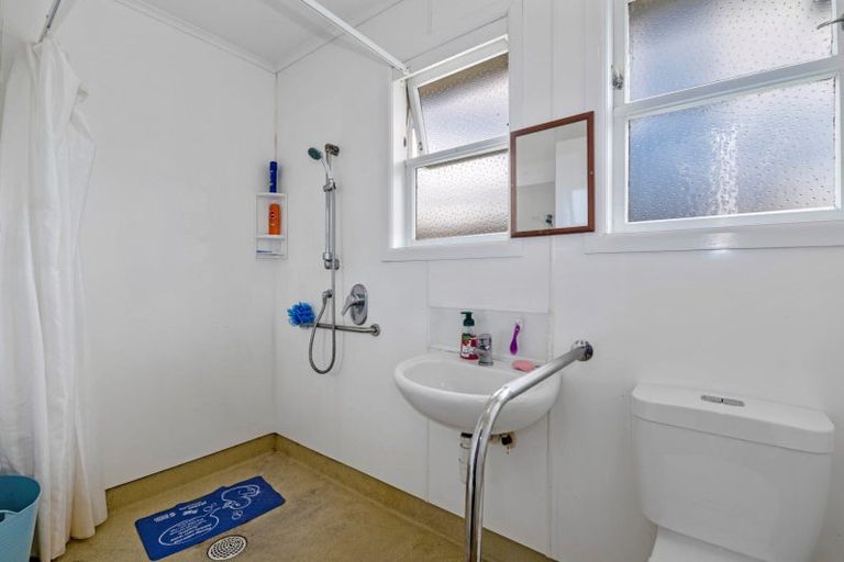 Photo of property in 15 Wharenui Road, Owhata, Rotorua, 3010