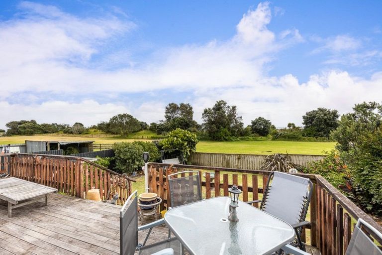 Photo of property in 28 Battiscombe Terrace, Waitara, 4320