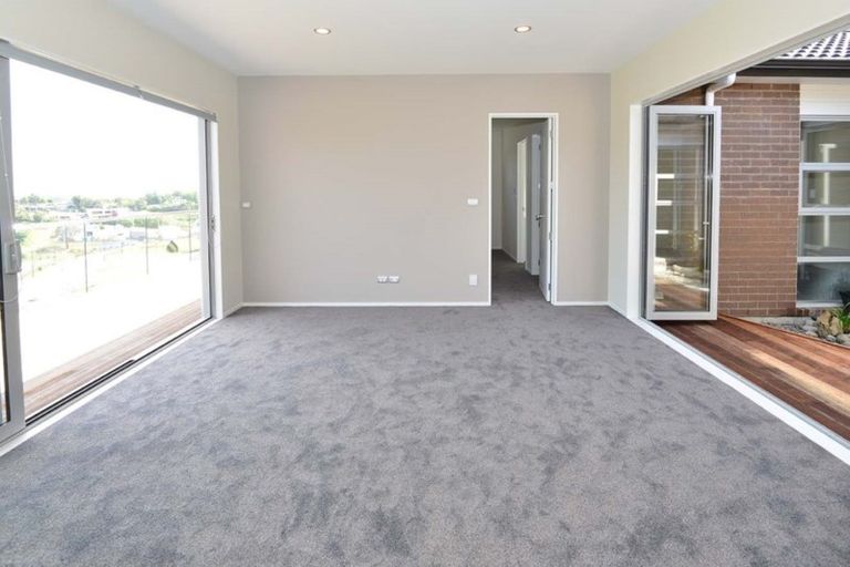 Photo of property in 14 Ruth Craig Place, Stanmore Bay, Whangaparaoa, 0932