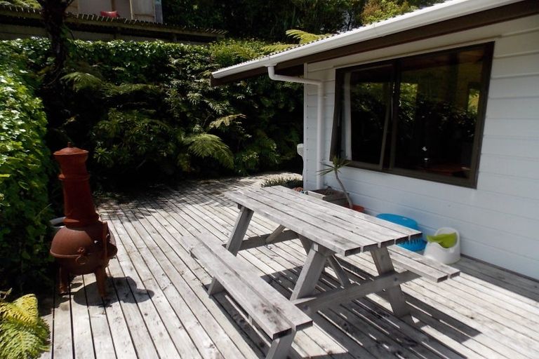 Photo of property in 16 John Witton Drive, Crofton Downs, Wellington, 6035