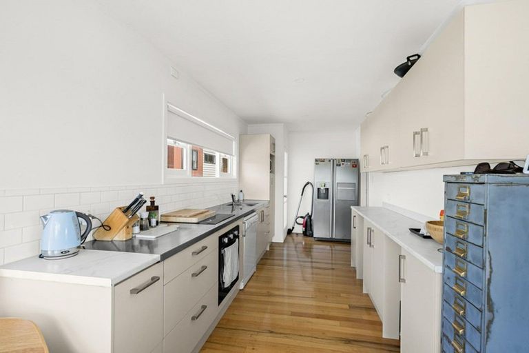 Photo of property in 14 Hythe Terrace, Mairangi Bay, Auckland, 0630