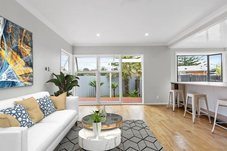Photo of property in 16 Bettina Place, Manurewa, Auckland, 2102